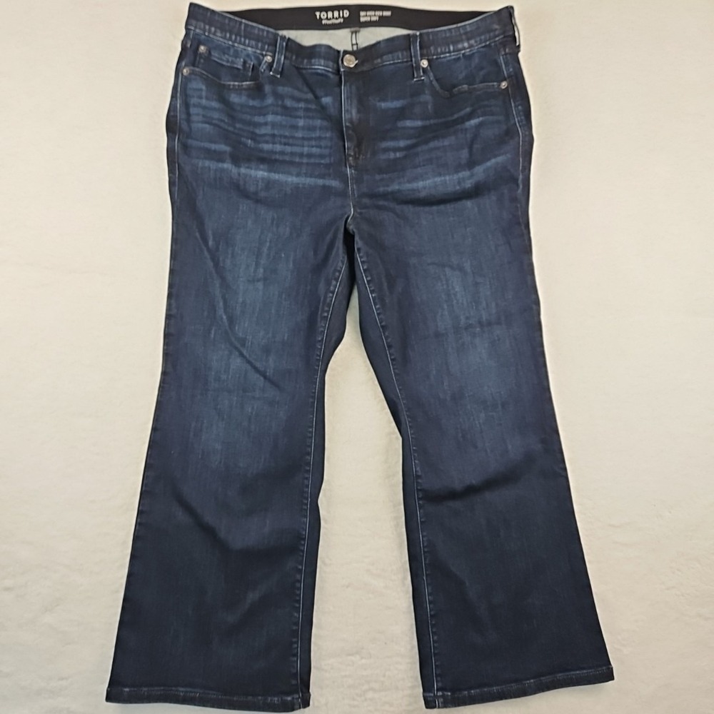 TORRID Jeans Womens 20R Stretch Crop Sky High Boot Super‎ Soft High Rise Pants